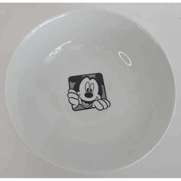 Black And White Disney Mickey Mouse and Goofy Grid 9.5"‎ Serving Bowl - Picture 6 of 6